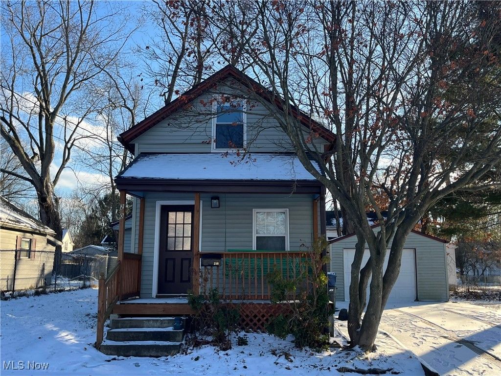 Photo of 250 W Oak Street, Kent, OH 44240 (MLS # 5177193)