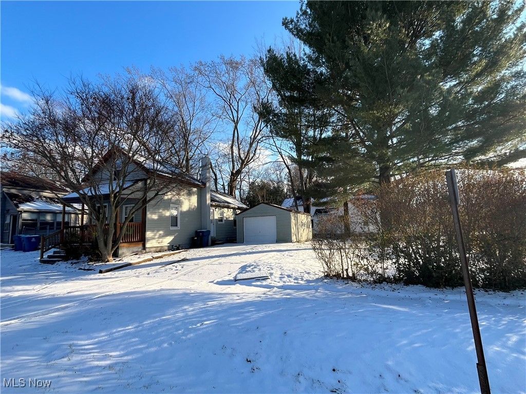 Photo of 250 W Oak Street, Kent, OH 44240 (MLS # 5177193)