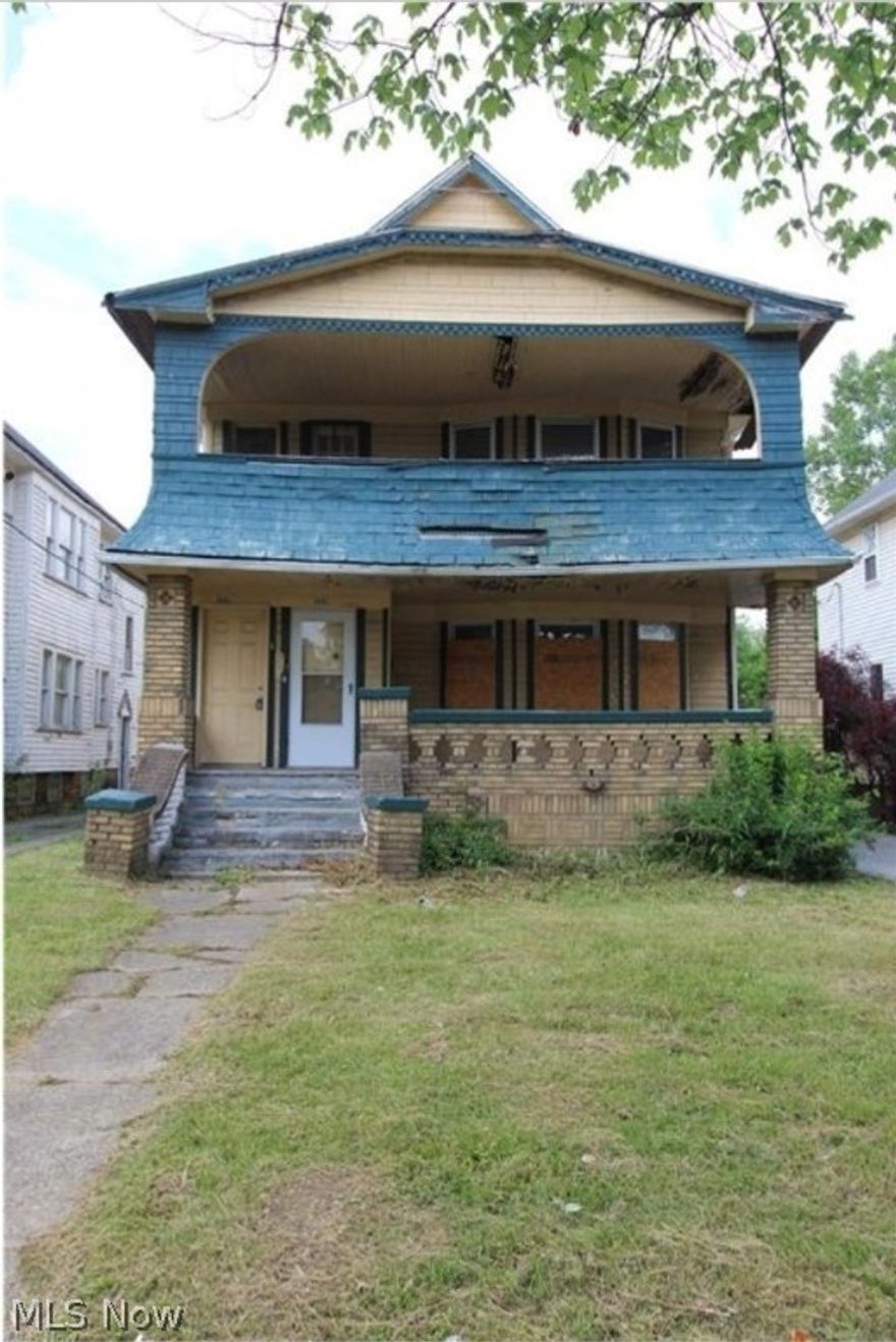 Investors take a look at this potential cash cow. Bring your ideals to this home and have it rent ready by December. This 3 unit property has so much potential and it is located less than 1 mile away from the beautiful city of Shaker Heights. 
Recent updates made; full plumbing, electrical replacement, 2 new furnaces, 3rd floor plumbing and electrical, main roof replaced and some newer windows.