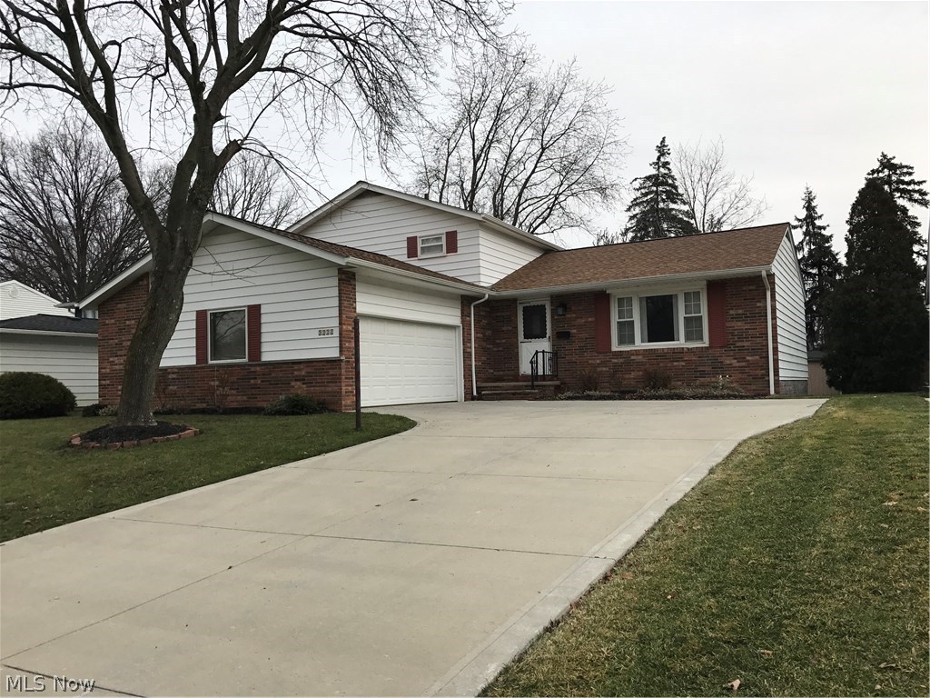 This spacious and move-in ready home is looking for a new owner. A split level with an open, inviting floorplan and attractive curb appeal in a great neighborhood close to Solon's excellent schools, shopping and major roads .
The eat-in kitchen overlooks Family room w/ brick fireplace w/gas log. Large windows providea lot of natural light for both living and dining room.
2nd floor w/ 3 bedrooms, large closets and all hardwood floors, additional carpet in master bedroom. Full bath w/ceramic tiled shower and the 1/2 bath are both updated. Newer flooring incl. a modern wood laminate and light carpets. Large deck off the family room w/ a private, fenced backyard incl. a storage shed.
Newer windows, Roof '15, Drive way '12, A/C and W/H '05, 90%+ Furnace '06, Attic insulated '07. This home offer plenty of storage and other great values .