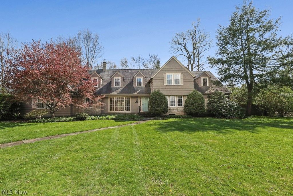 Photo of 1134 Glamorgan Street, Alliance, OH 44601 (MLS # 5201936)