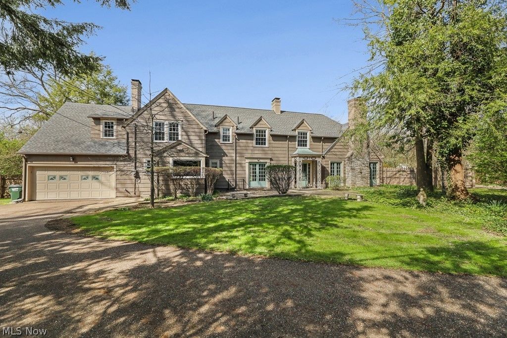 Photo of 1134 Glamorgan Street, Alliance, OH 44601 (MLS # 5201936)