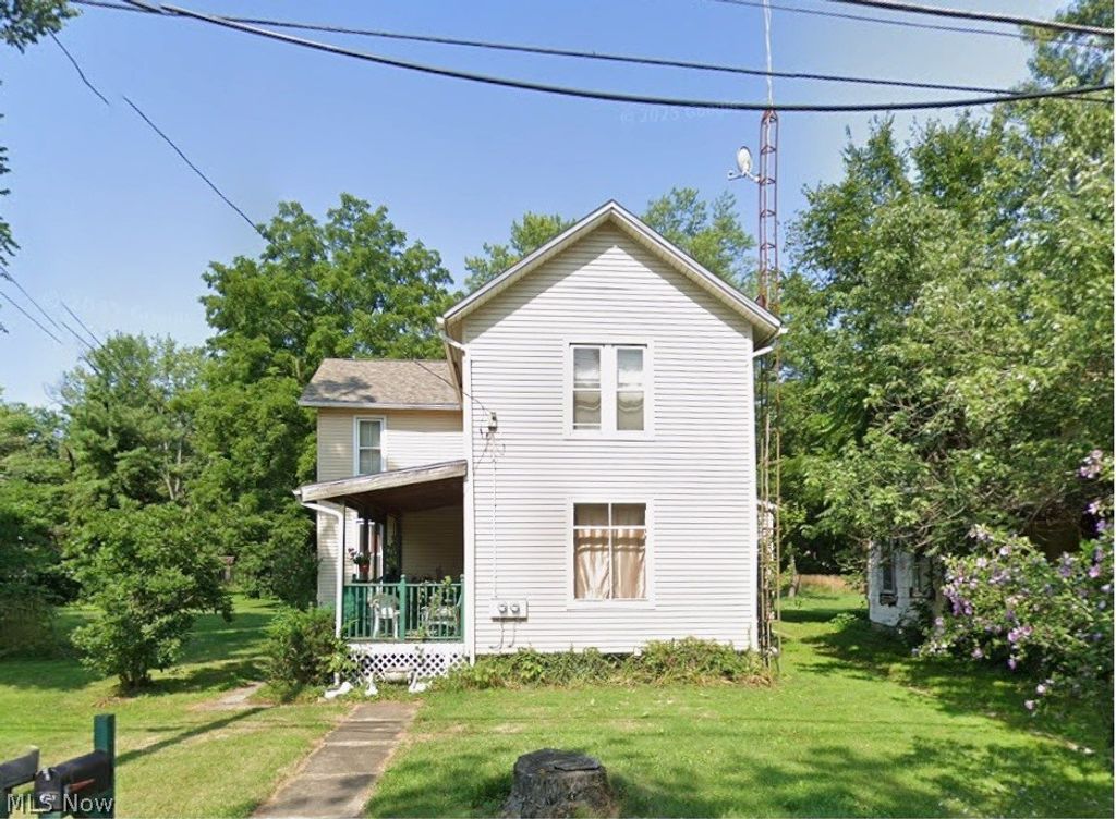 Photo of 11371 Walnut Avenue NE, Alliance, OH 44601 (MLS # 5203677)