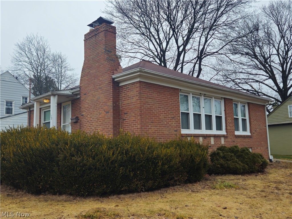 Photo of 129 Idlewild Street, Akron, OH 44313 (MLS # 5190464)