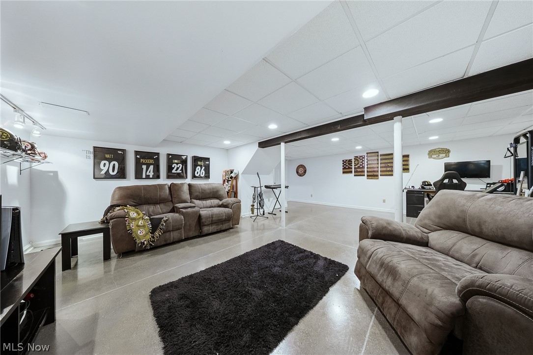 Oak Tree Vill - Residential