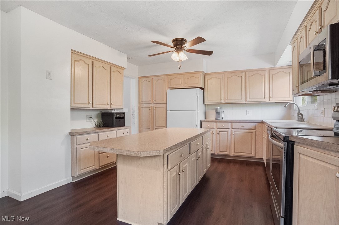 556 Timothy Drive, Tallmadge, Ohio image 8