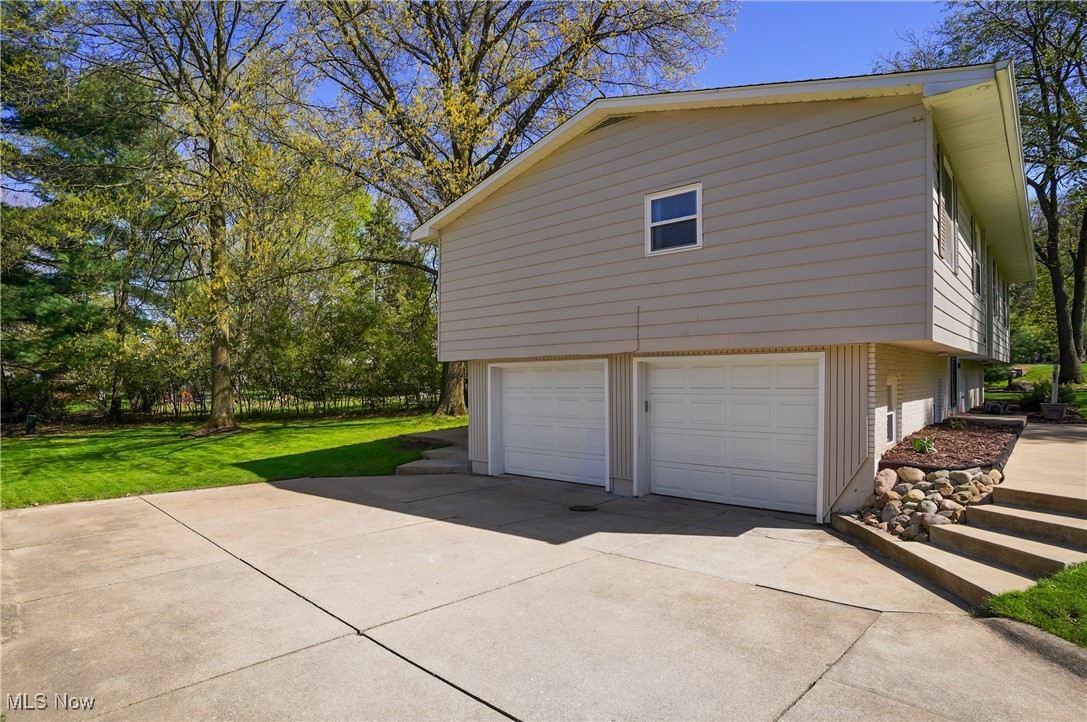556 Timothy Drive, Tallmadge, Ohio image 27