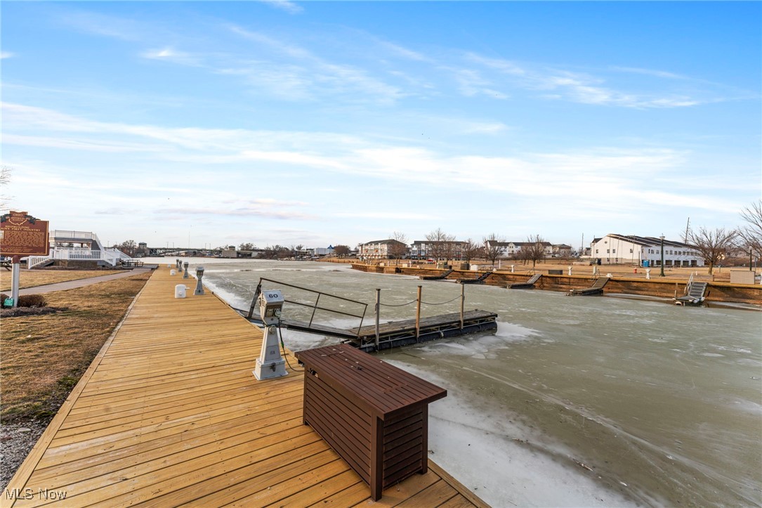 212 E Marina Pkwy, Lorain, Ohio image 5