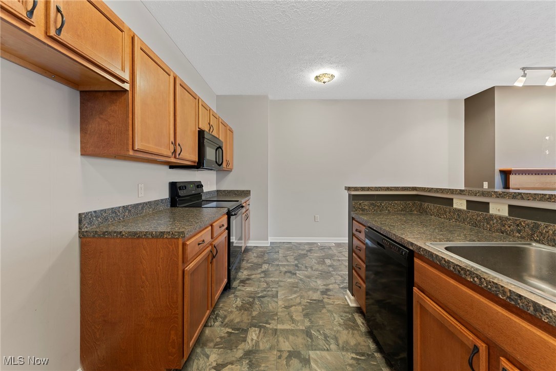 212 E Marina Pkwy, Lorain, Ohio image 11