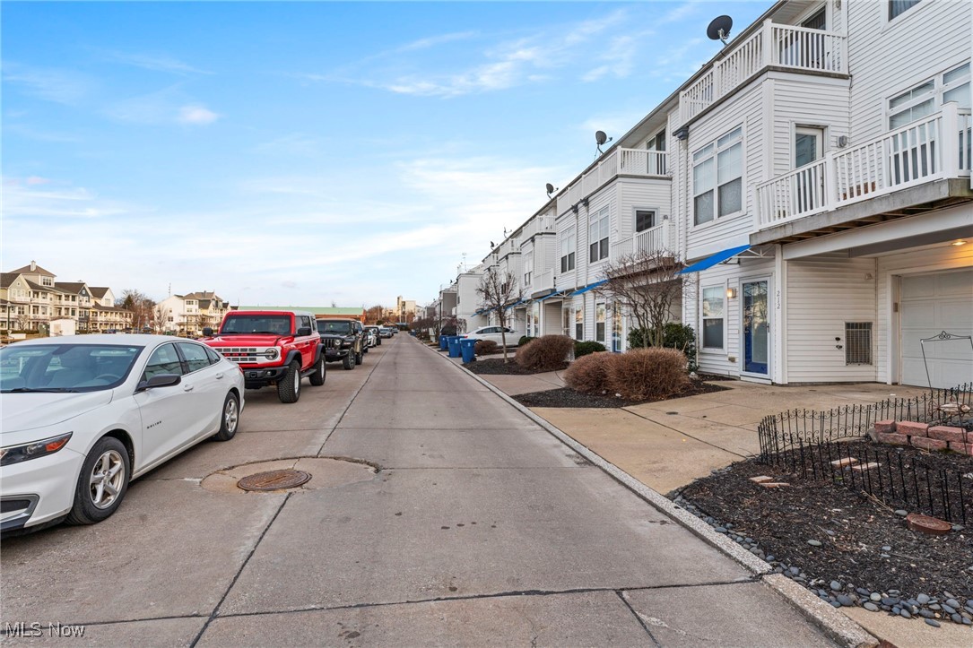 212 E Marina Pkwy, Lorain, Ohio image 3