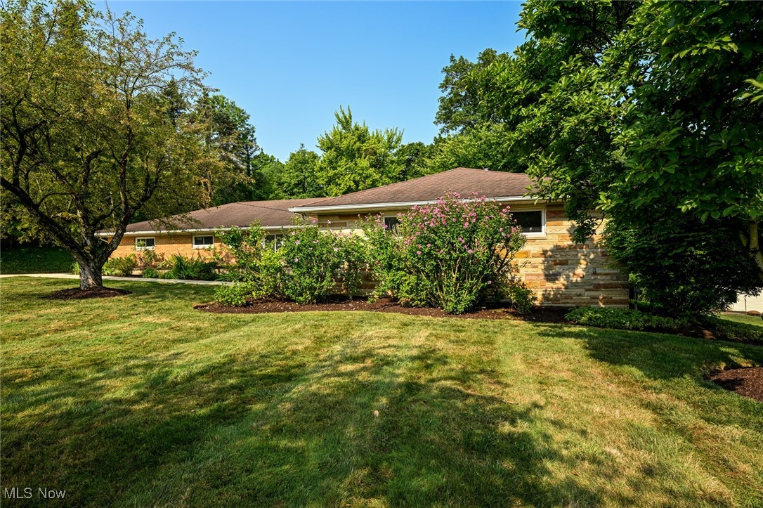 9274 Glenwood Trail, Brecksville, Ohio image 2