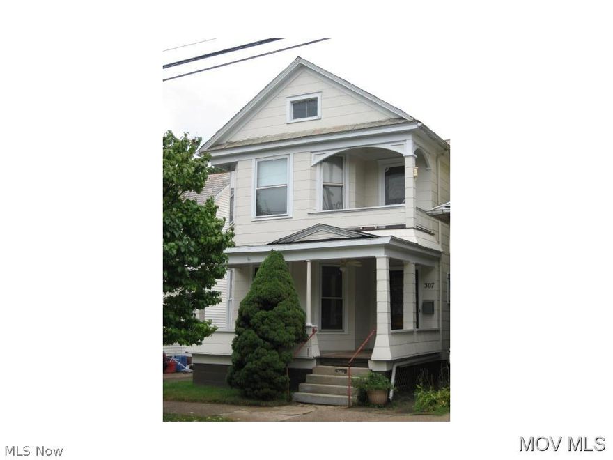 Ready to move in!  Well maintained 3 bedroom, 1 & 1/2 bath home in Downtown Marietta.  New carpet 2014, Roof inspected, ridge cap replaced and chimney liner in 2012.  200 amp service upgrade 2013. New Furnace and AC. Ceiling fans in most rooms. Central heat and air on both floors. Front porch, back porch and second story balcony. Alley access with off street parking. Driveway on the left is NOT part of this property.  Elem: Washington Elementary School  Elem/Bus: N  JrHigh: Marietta Middle School School  JrHigh/Bus: N  High: Marietta High School  High/Bus: Y  Fire: CIT  Police: CTY  PossFreeGas: N  ;SQFT=Fin L1:840, Fin L2:840, Fin Above:1680, Fin Total:1680, Unfin Bsmt:840, Unfin Above:840;GAR= Gar Other-See Remarks;PRKG= Off Street, Parking Pad, On Street