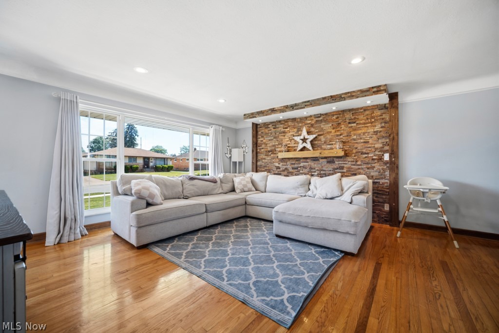 145 E Englewood Drive
