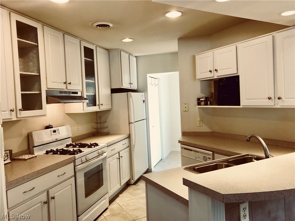 Villas/Tippecanoe Woods Condos - Residential