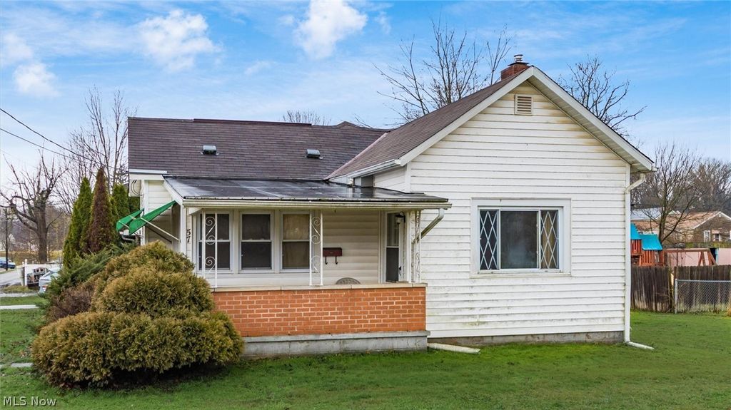 Photo of 57 Elm Street, Roseville, OH 43777 (MLS # 5191580)