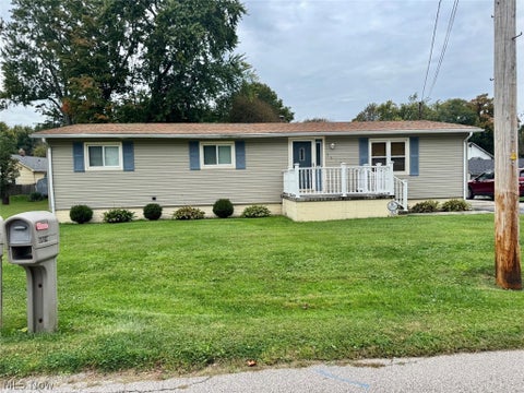 Photo of 5819 Hillcrest Avenue, Ashtabula, OH 44004 (MLS # 5257079)