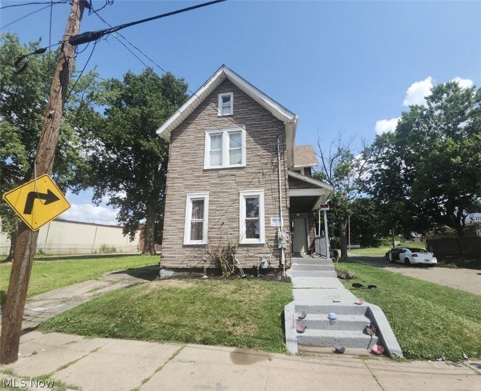1325 4th Street NW