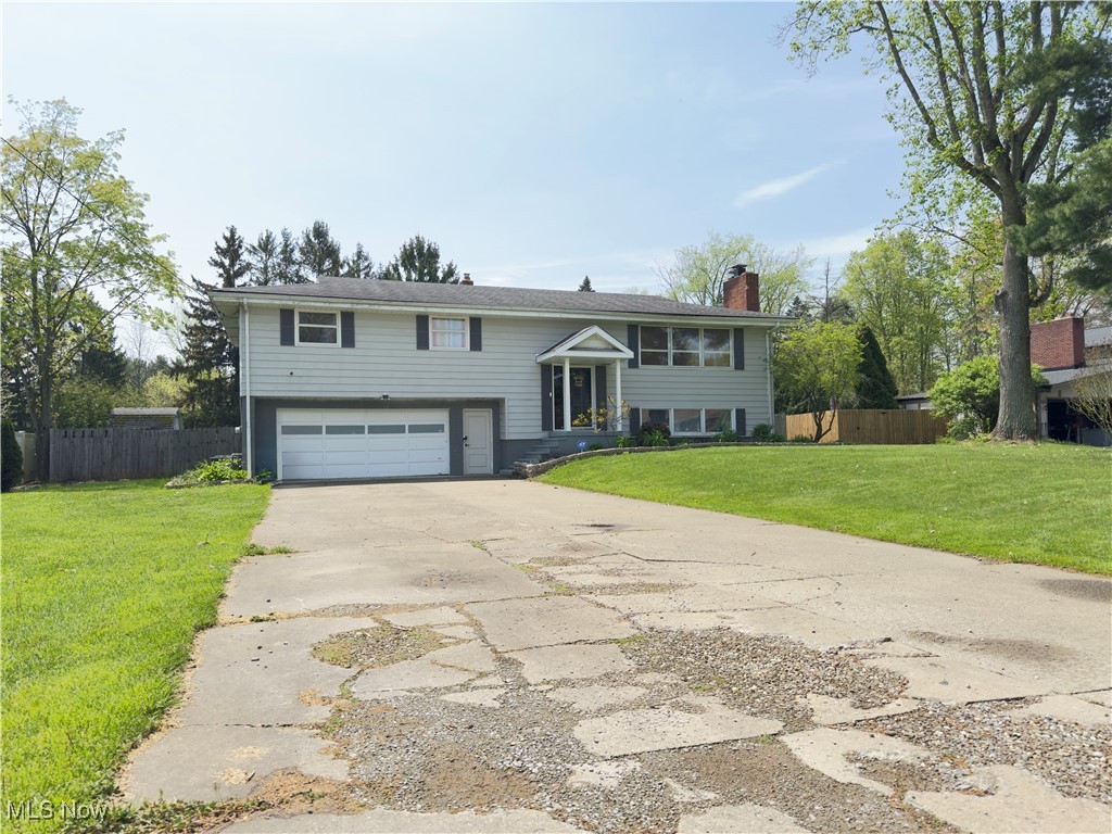 13760 Overcrest Street, Alliance, Ohio image 2