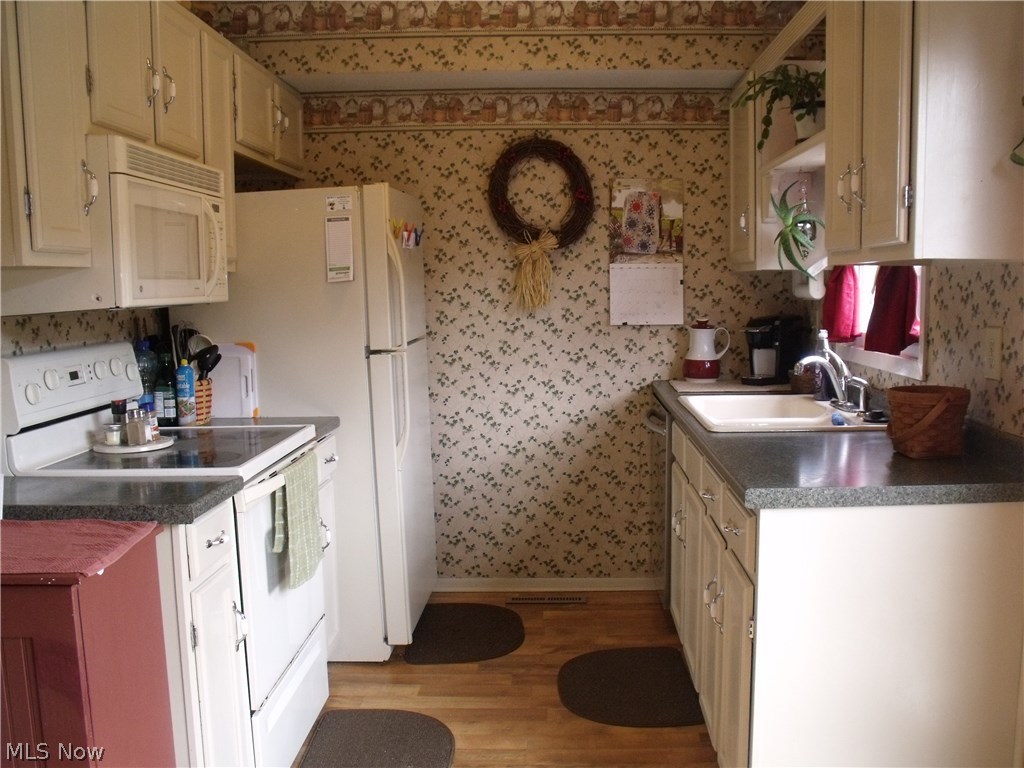 Carriage House Condo Ph II - Residential