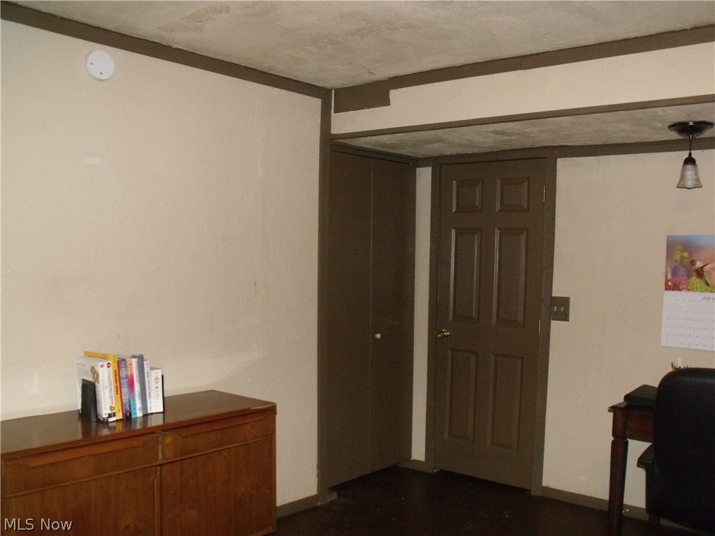 Carriage House Condo Ph II - Residential