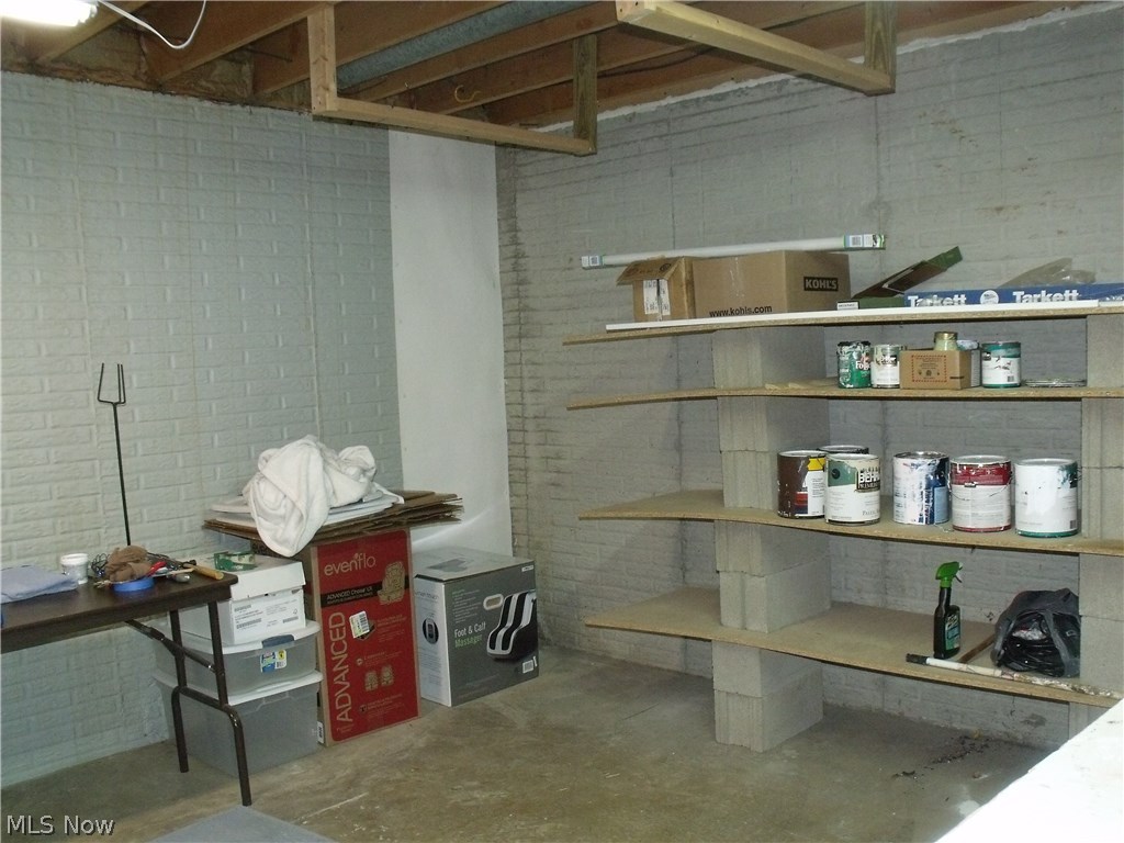 Carriage House Condo Ph II - Residential