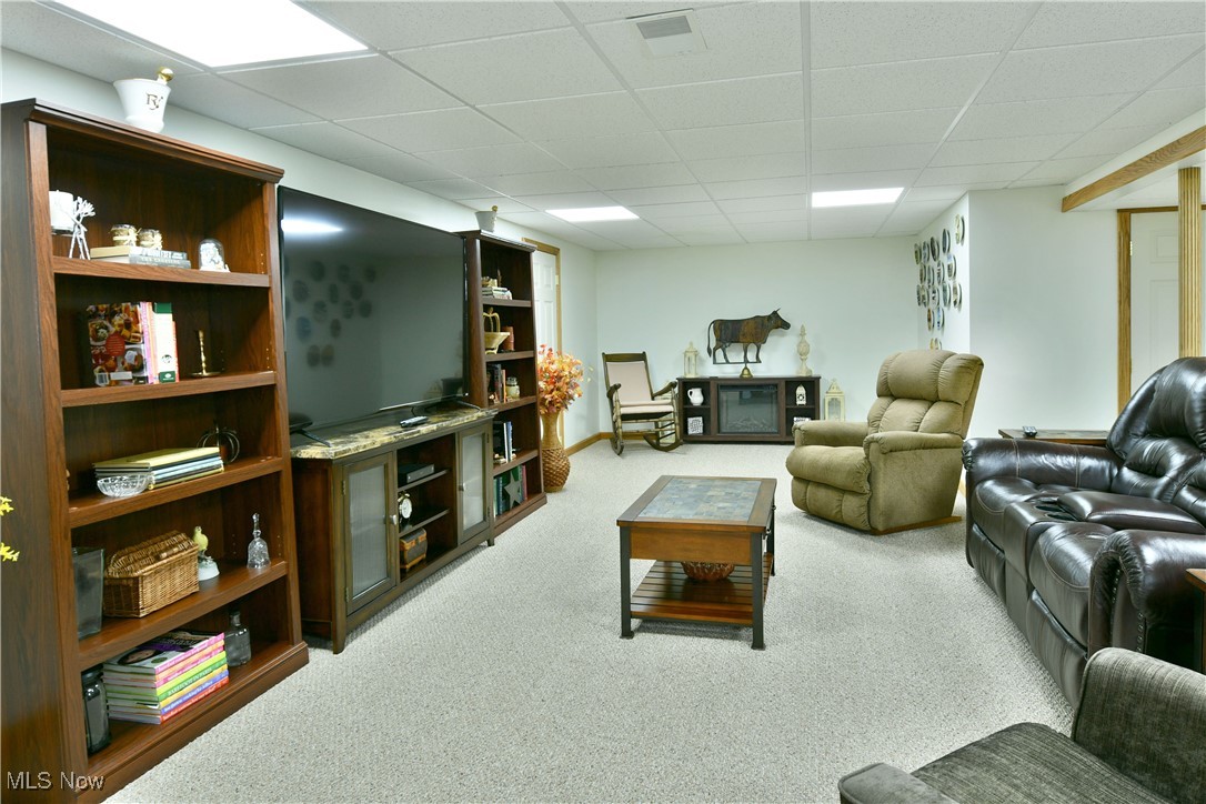 1045 Villa Place, Girard, Ohio image 40