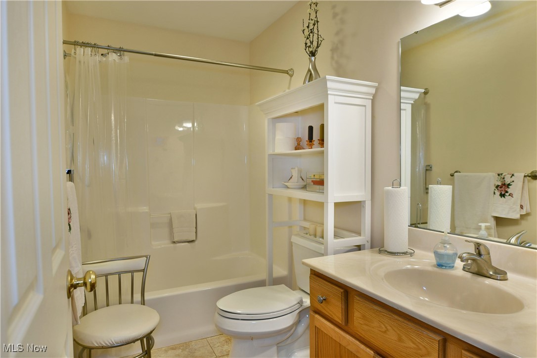 1045 Villa Place, Girard, Ohio image 31