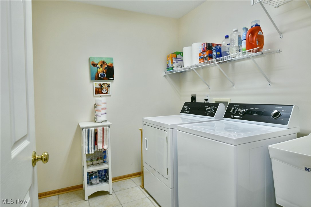 1045 Villa Place, Girard, Ohio image 37