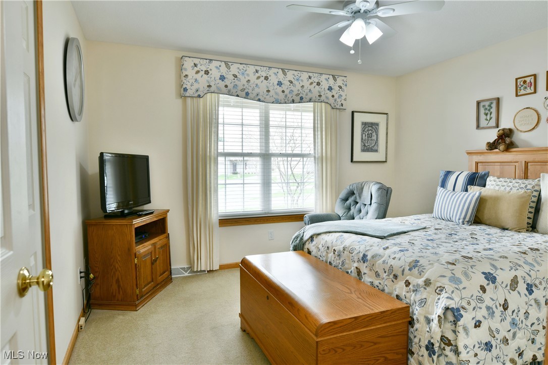 1045 Villa Place, Girard, Ohio image 27