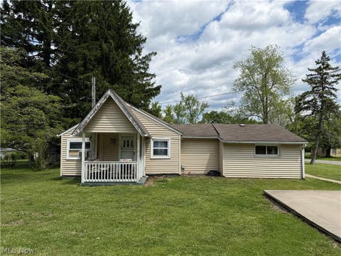Homes For Sale - 109 Orton Drive<br/> Summit County, Akron, OH 44319