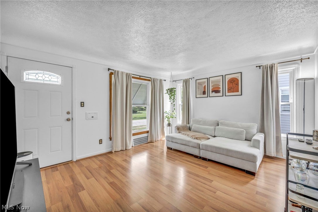 4496 W 146th Street