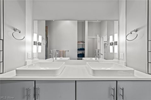 Tiny photo for 3114 Vine Court, Cleveland, OH 44113 (MLS # 5199552)