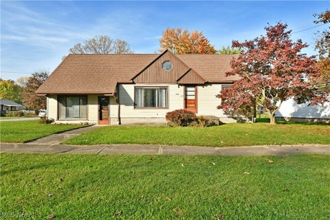 Tiny photo for 1346 Riverview Street NW, Warren, OH 44485 (MLS # 5256268)