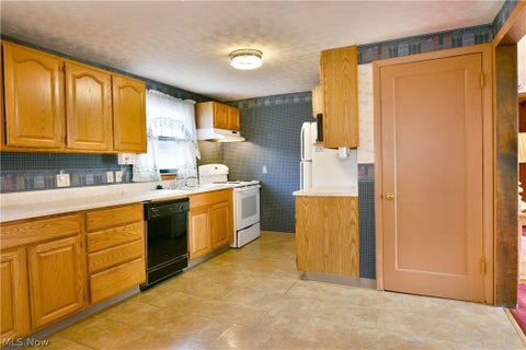 Tiny photo for 1346 Riverview Street NW, Warren, OH 44485 (MLS # 5256268)
