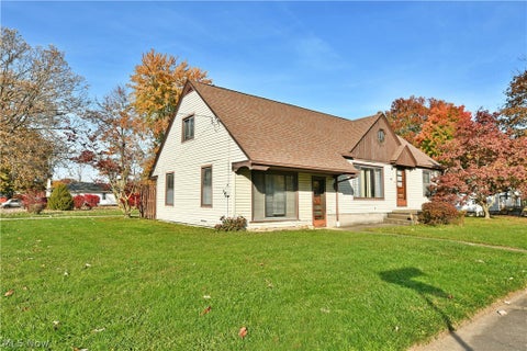 Photo of 1346 Riverview Street NW, Warren, OH 44485 (MLS # 5256268)