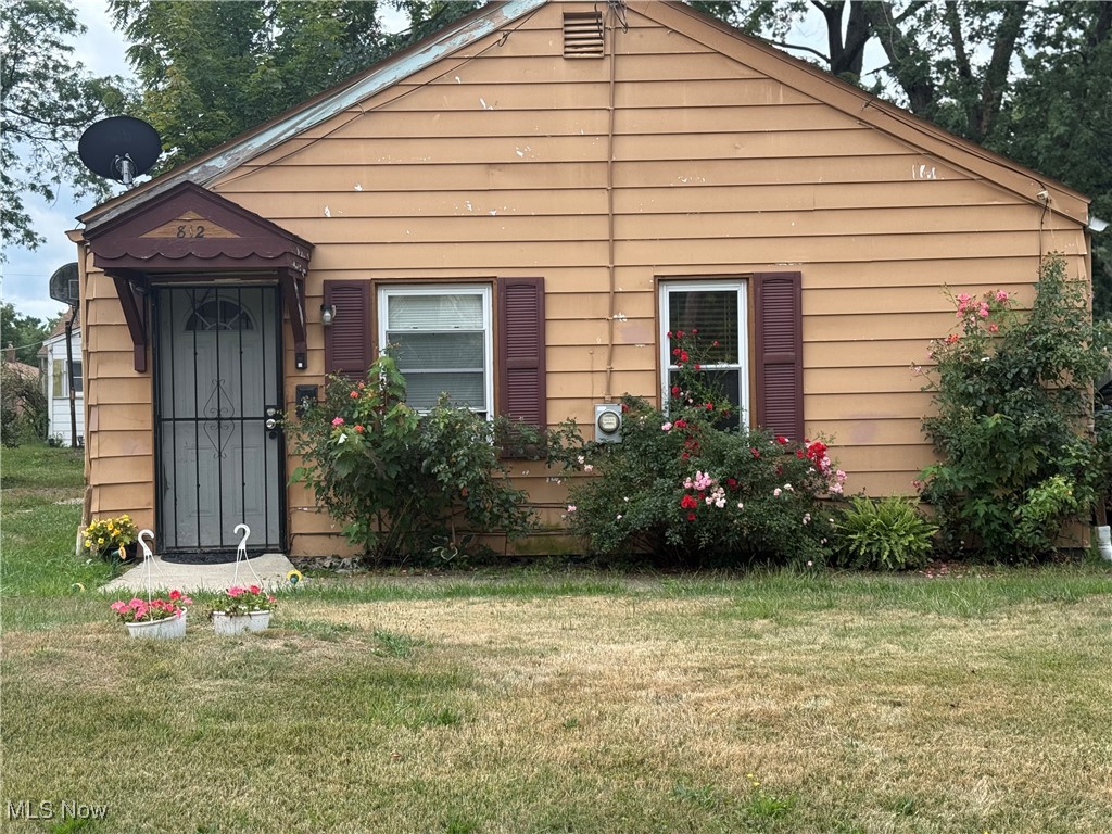 Investment Opportunity! Charming 2-bedroom ranch tucked away on a quiet street. This home offers a simple and efficient layout, making it an ideal choice for investors or first-time buyers alike. Affordable and full of potential, with strong rental income possibilities — don’t miss out!