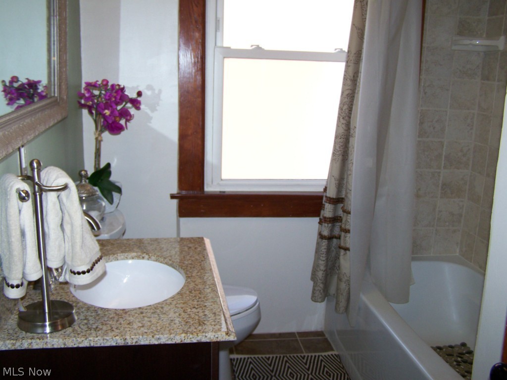 Hawthorne Estates - Residential Lease