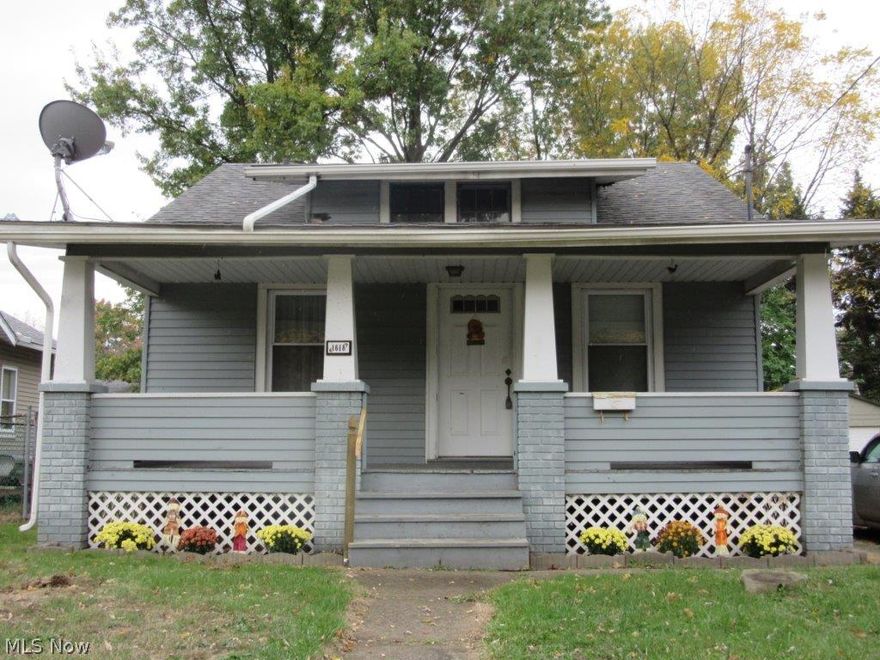 Spacious 2 bedroom ranch, 1 car garage, partial fenced backyard and relaxing front porch makes this a very nice and affordable opportunity for cash buyers.
Plentiful and beautiful oak kitchen cabinets also found in eat-in area of kitchen plus pantry.  Formal dining room with original built-ins.  Open floor plan, crown molding in living and dining rooms, tilt-in vinyl windows, glass block, roof 2007, attic insulation and central air.  Be sure you check this one out!
Sold As Is Where Is     Title and lien searches all completed for fast possession.