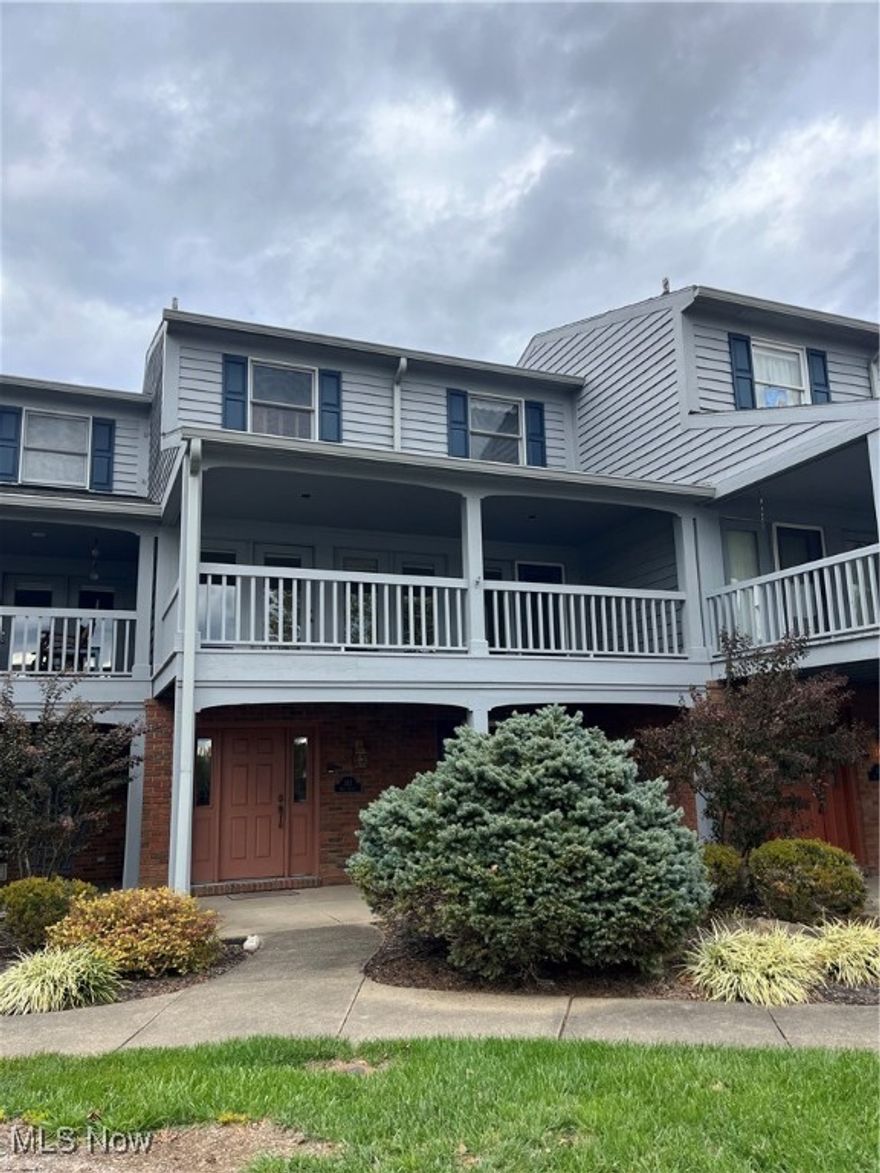 WATCH THE SHIMMERING OHIO RIVER ALL DAY LONG!! Levee Townhouse is immediately available for you to live in and enjoy all that condo living offers-and all in walking distance of Marietta's many many restaurants, bike path, shopping and all of it!  gorgeous views await you from the spacious covered front deck or the covered concrete patio at the front of the unit.  
Gas fireplace in the living room will take the chill off the cooler days, gorgeous natural wood cabinetry in the kitchen equipped with all appliances and stunning granite countertops, and handy laundry room just off the kitchen.  Three bedrooms total with one set up as a great office with built-in bookshelves, main bedroom on the third floor has two windows with river views, and the third bedroom has two double closets.  The third floor bath has a new walk-in shower!  
Don't wait to go see this one!