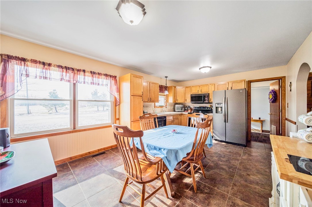 2457 Sheffield Road, Jefferson, Ohio image 14