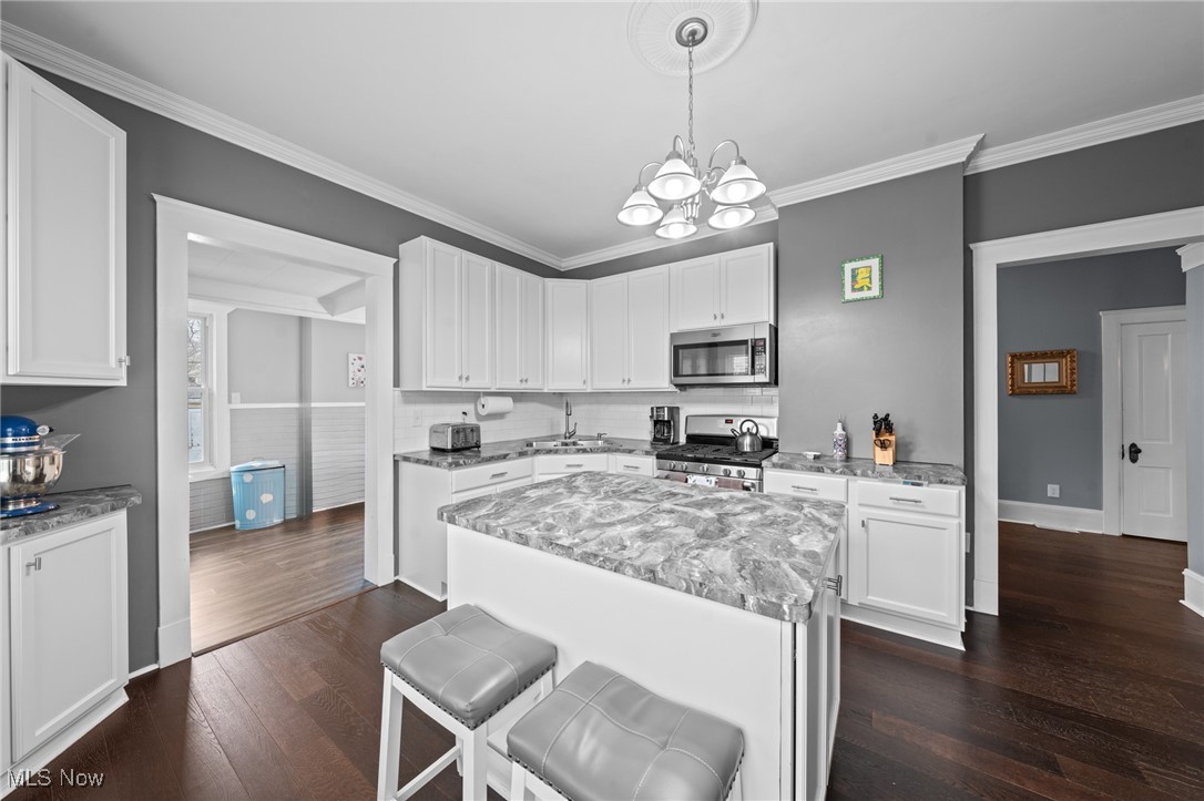 Cleveland, Ohio 44102, United States, 4 Bedrooms Bedrooms, ,3 BathroomsBathrooms,Residential,Pending,4544