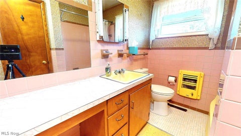 Tiny photo for 101 Matheny Avenue AVE, Belpre, OH 45714 (MLS # 5255754)