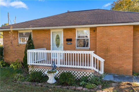 Tiny photo for 101 Matheny Avenue AVE, Belpre, OH 45714 (MLS # 5255754)