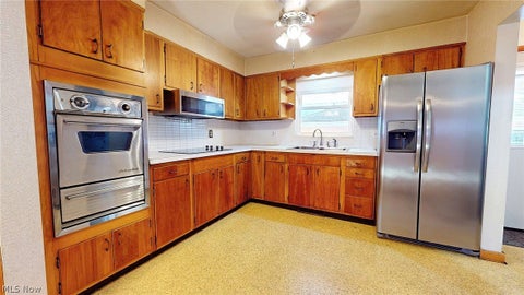 Tiny photo for 101 Matheny Avenue AVE, Belpre, OH 45714 (MLS # 5255754)