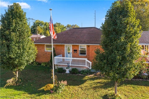 Tiny photo for 101 Matheny Avenue AVE, Belpre, OH 45714 (MLS # 5255754)