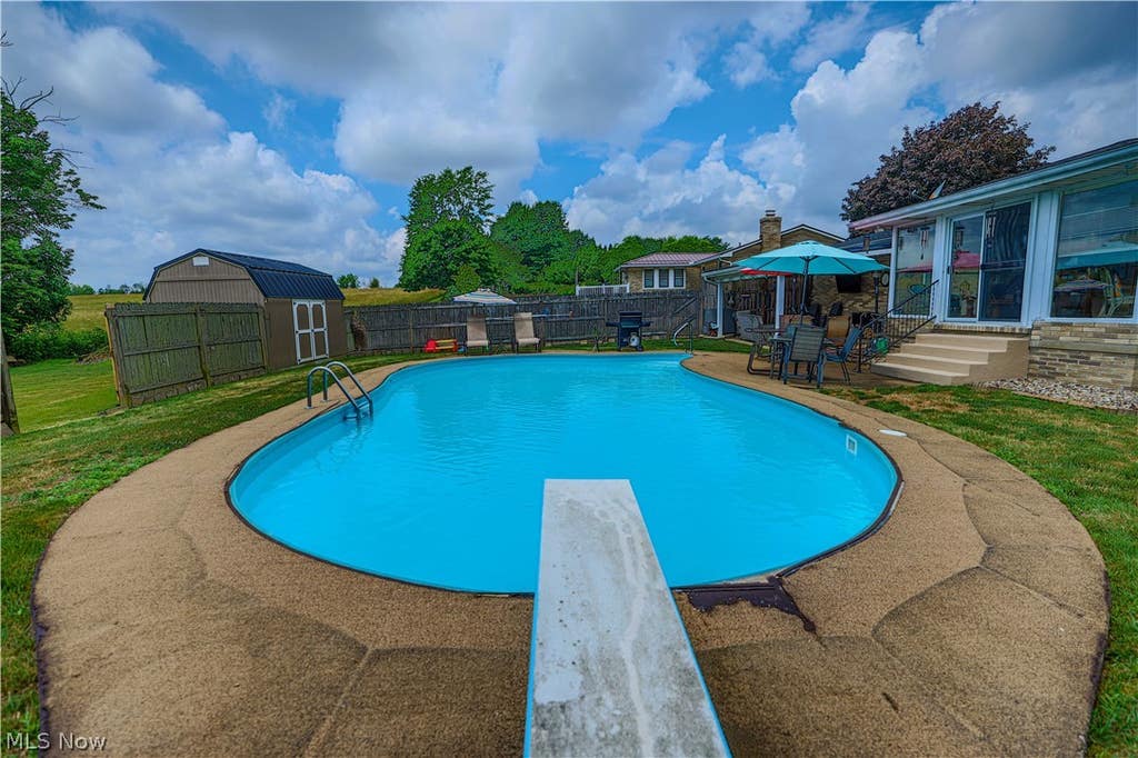 Photo of 5244 Oakridge Drive, Louisville, OH 44641 (MLS # 5225025)