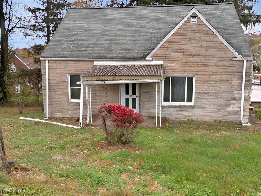 3 Bedroom/2 bath Cape Cod home features a large eat in kitchen, living room, 2 main floor bedrooms & full bath, 2nd floor 3rd bedroom & full basement with a 1/2 bath. This property has been placed in an upcoming event. All bids should be submitted at Xome.com void where prohibited. Please submit any pre-auction offer received through the property details page on Xome.com. Any post-auction offers will need to be submitted directly to the listing agent. Response within 3 business days. All properties are subject to a 5% buyer s premium pursuant to the Auction Participation Agreement and Terms & Conditions minimums will apply. Please contact listing agent for details.