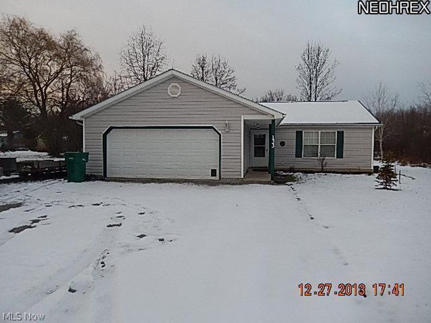 Move right in to this neat ranch in the community of Roaming Shores.  Extra wide oversized driveway to fit all your vehicles and all your water toys!!Seller is motivated so schedule your appointment to view soon! Summer and water fun will be here before you know it!!