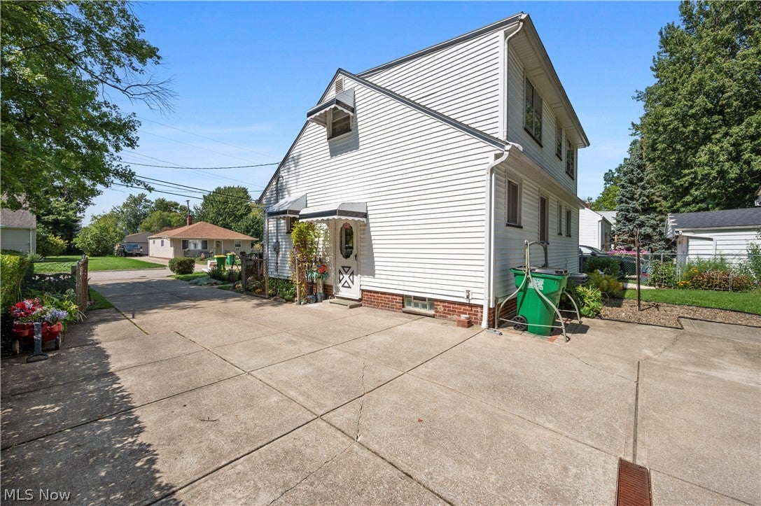 265 E 317th Street