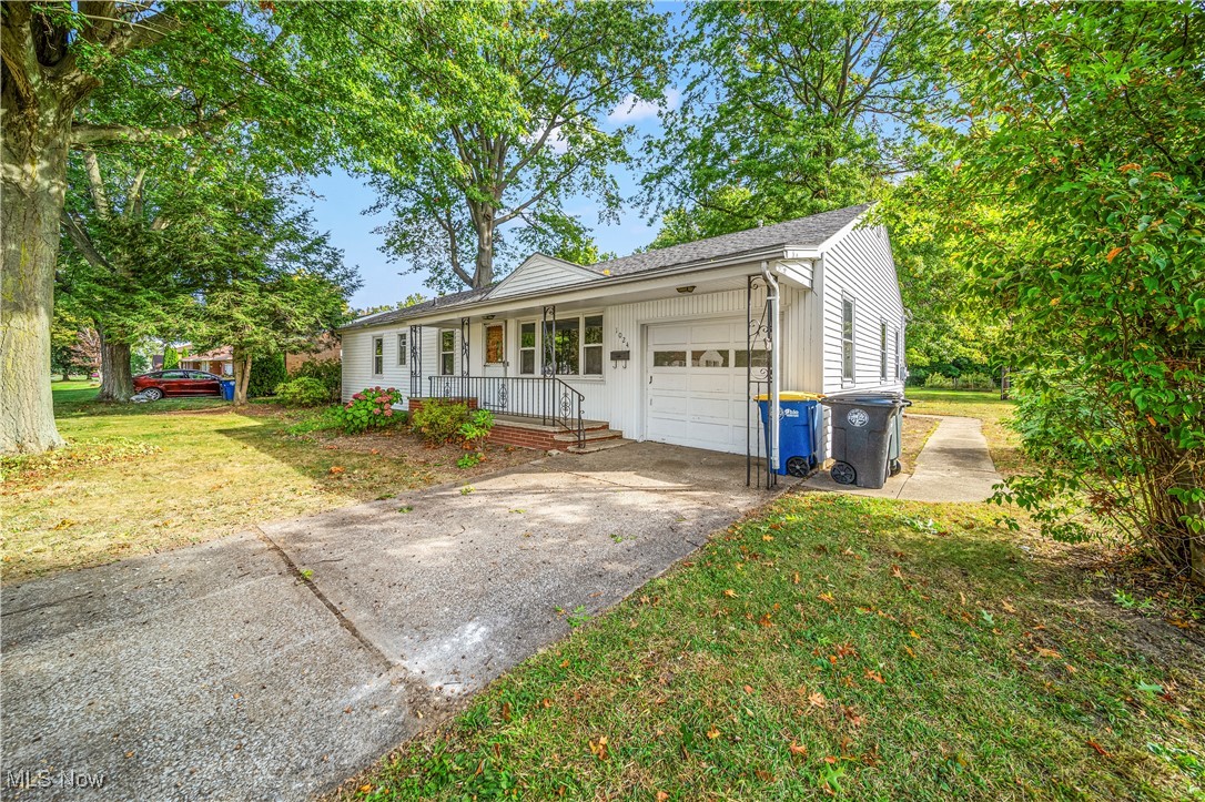 1024 Norwood Drive, Ashtabula, Ohio image 2